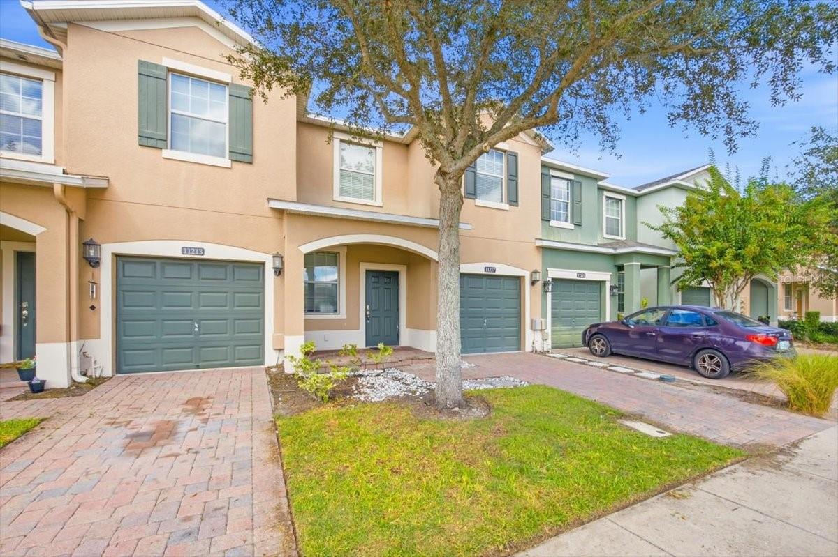 11217 SAVANNAH LANDING CIR Property Photo 1