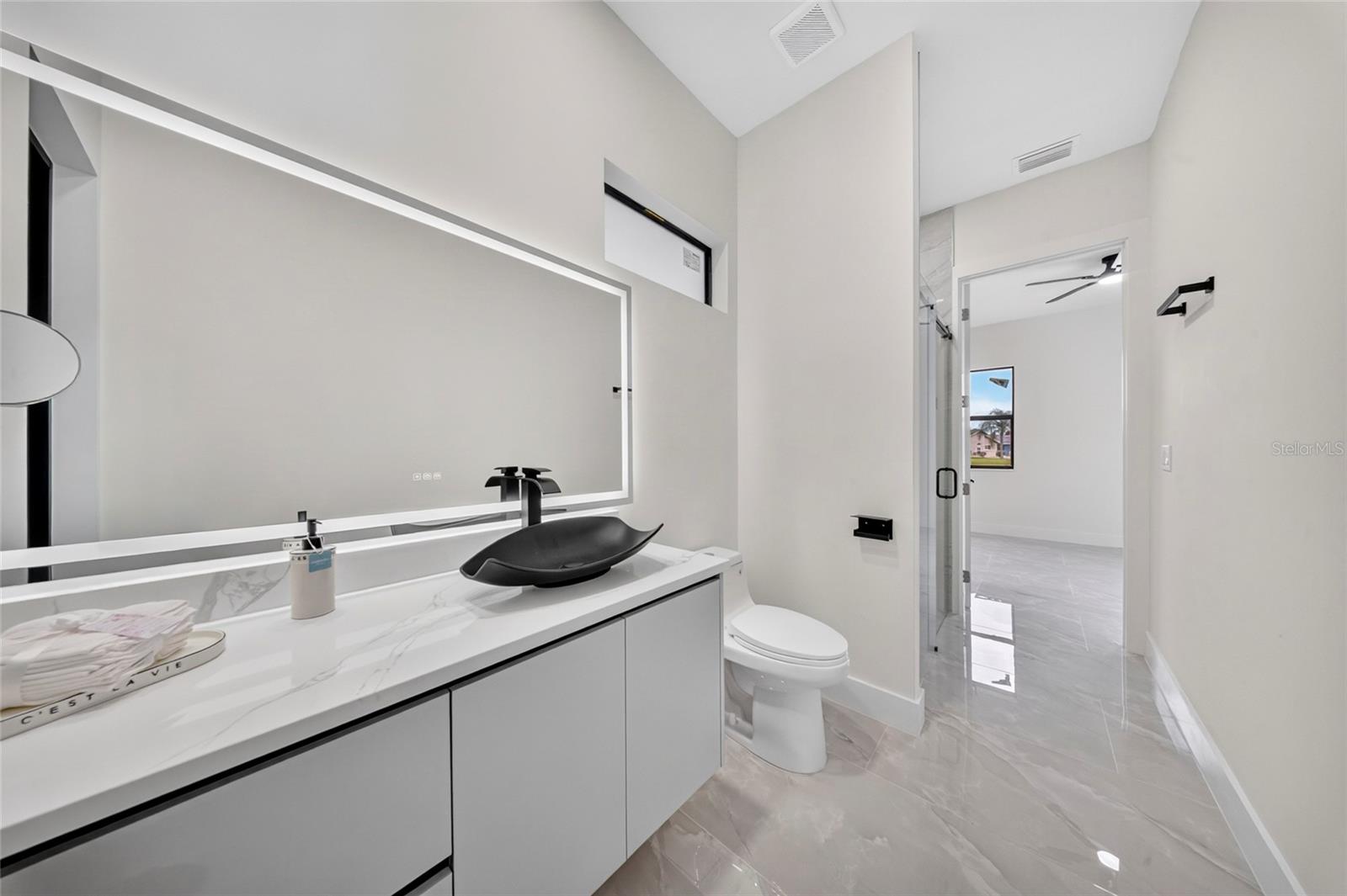 1335 Razorbill Ln Property Photo 13
