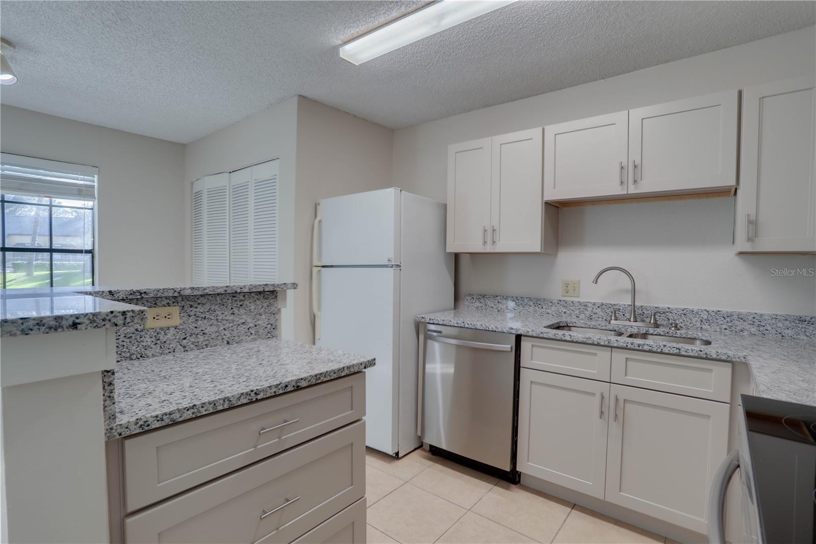 385 Woodside Dr #101 Property Photo 8