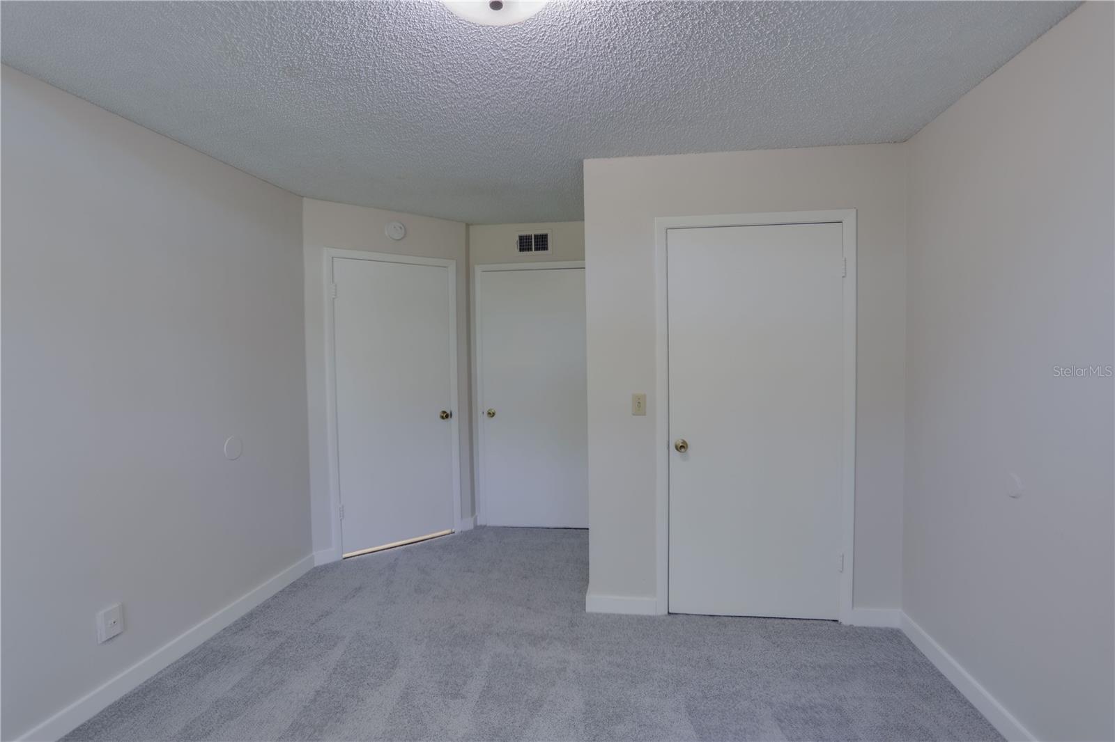 385 Woodside Dr #101 Property Photo 13