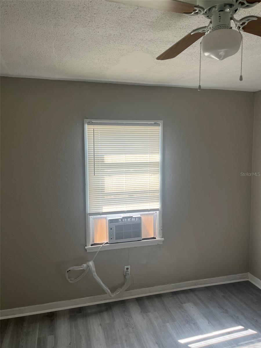 341 Fairview Ave Property Photo 6