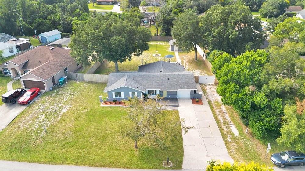 581 Fourwind St Property Photo 3