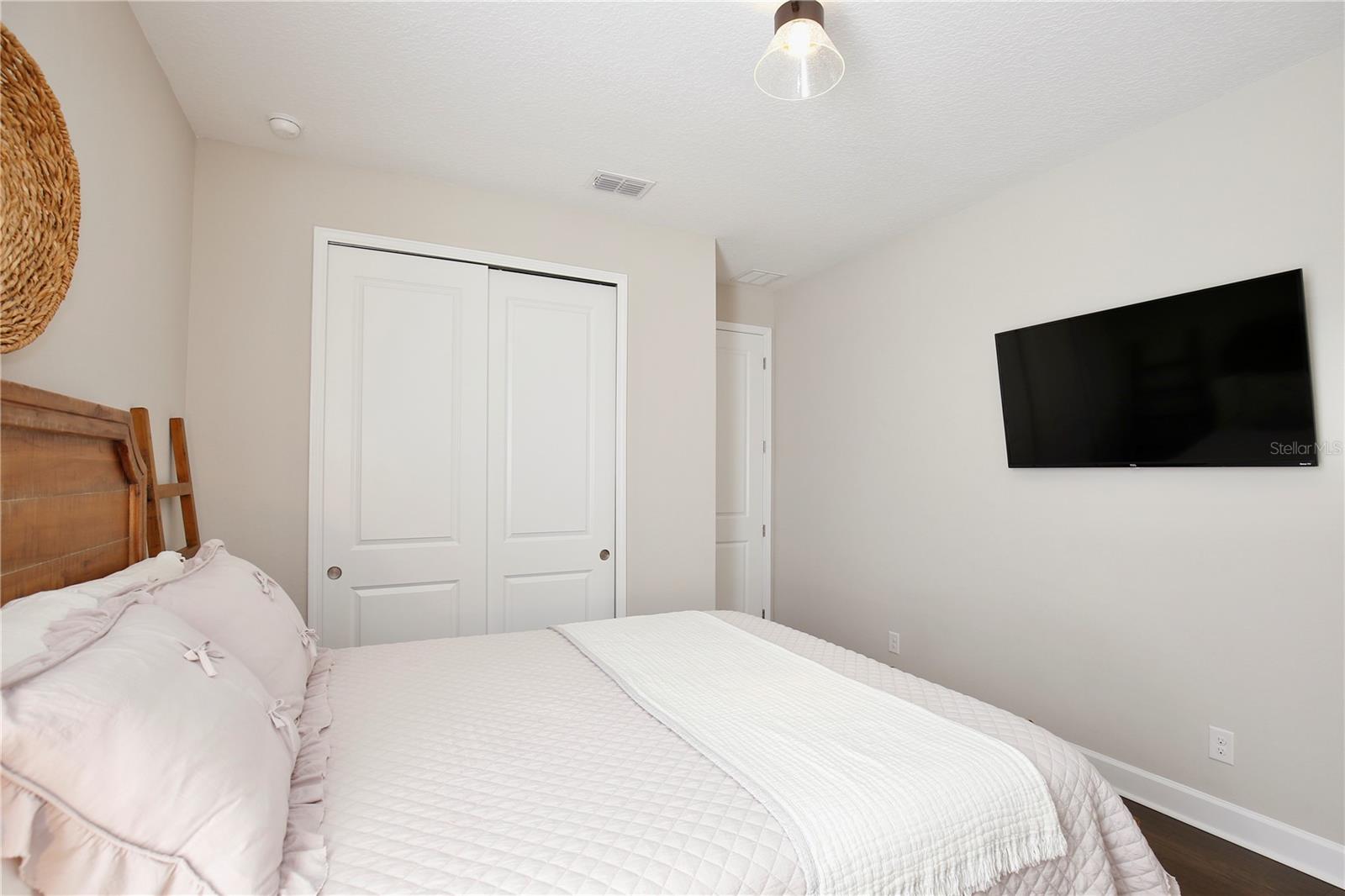 923 Allenhurst St Property Photo 32