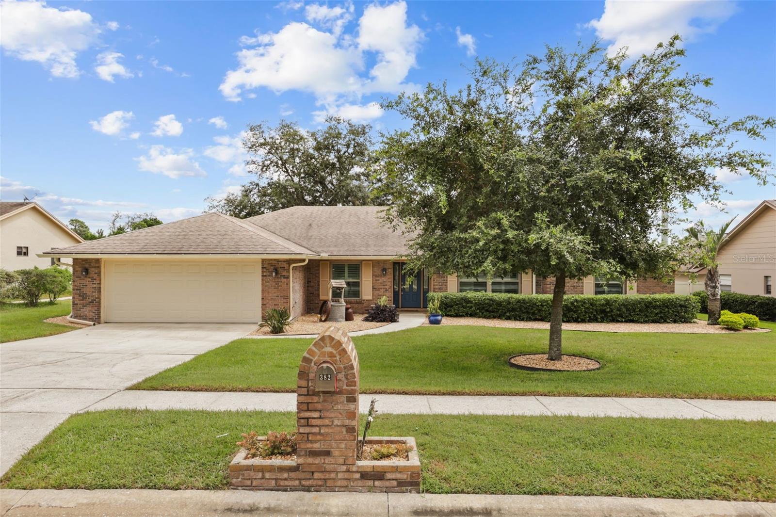 382 Forest Park Cir Property Photo 1