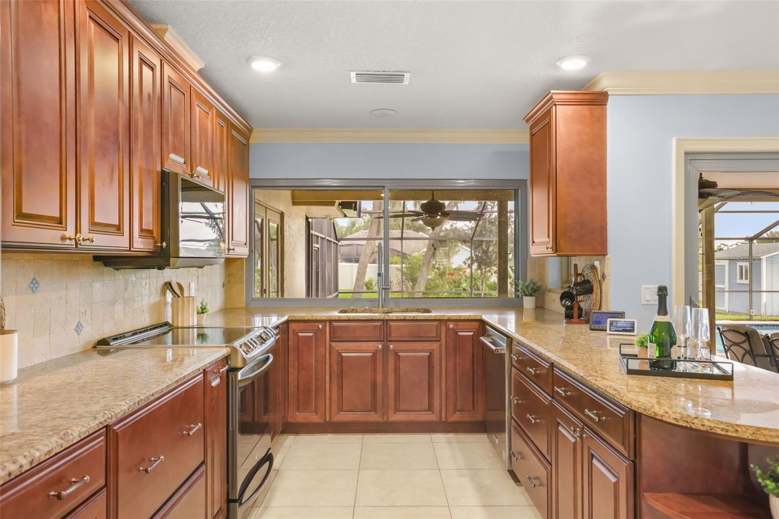 382 Forest Park Cir Property Photo 15