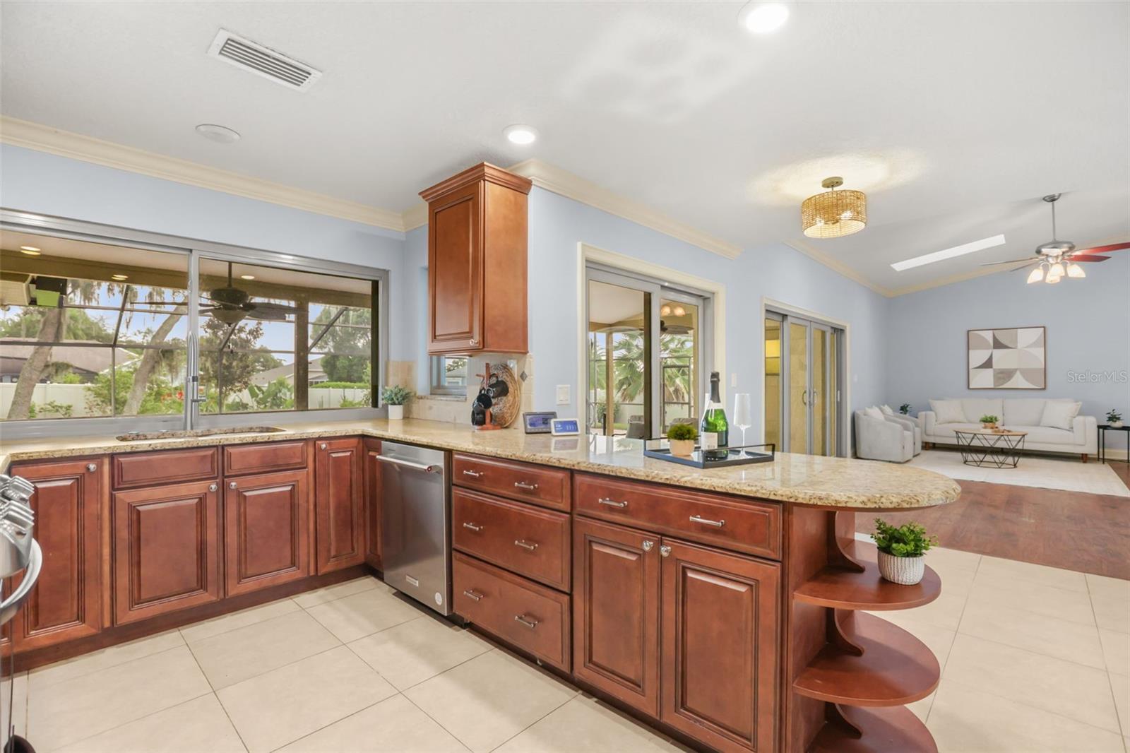 382 Forest Park Cir Property Photo 16