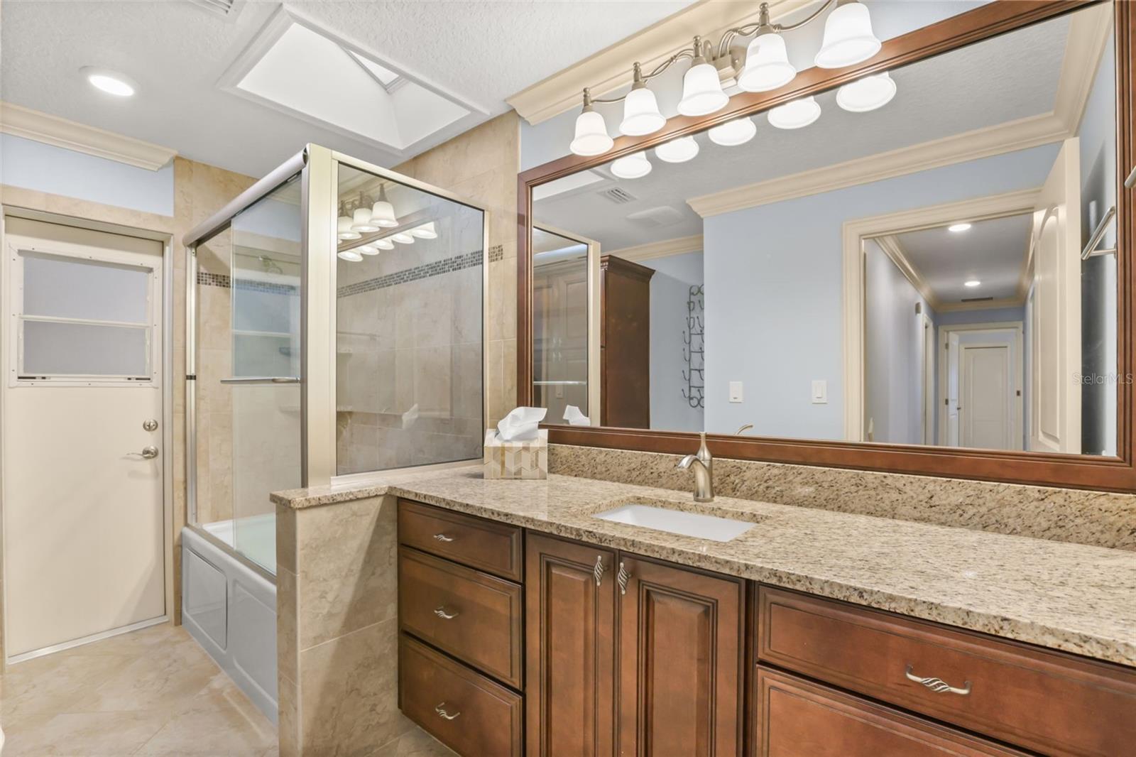 382 Forest Park Cir Property Photo 27