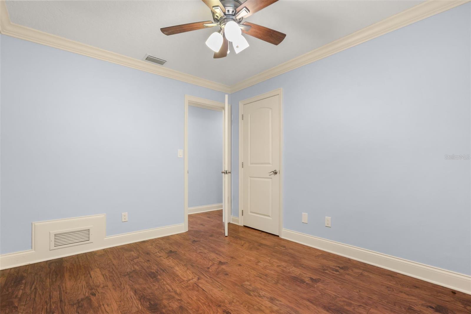 382 Forest Park Cir Property Photo 32
