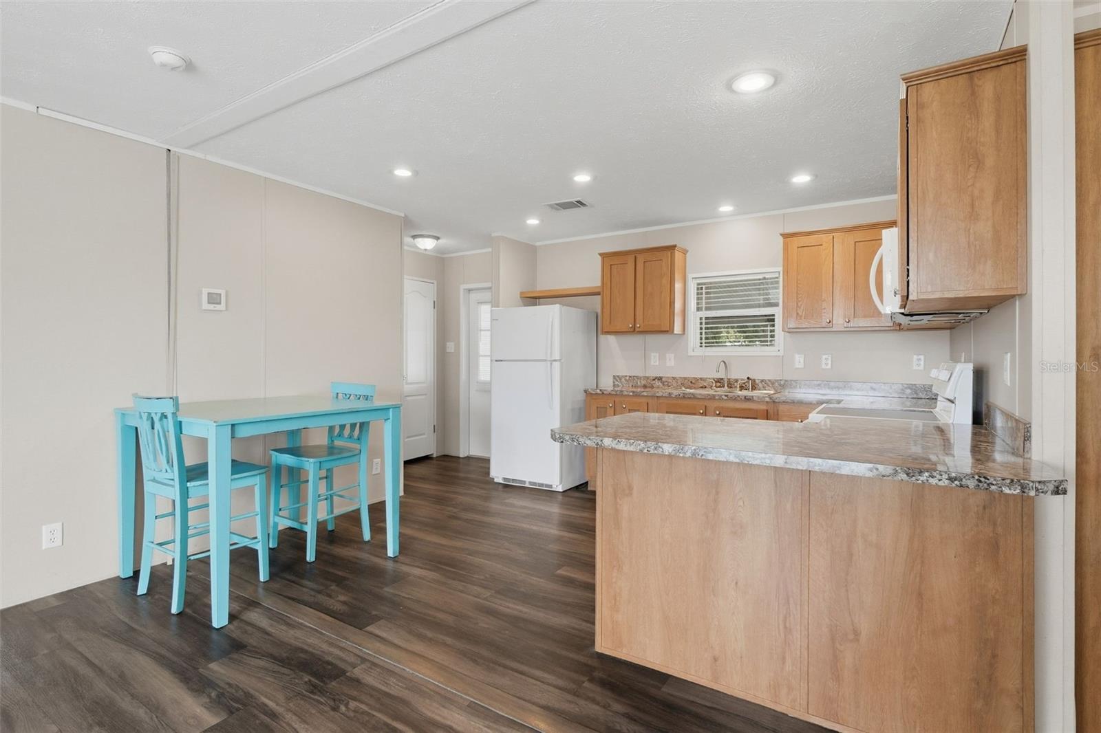 4340 Cypress Way Property Photo 12
