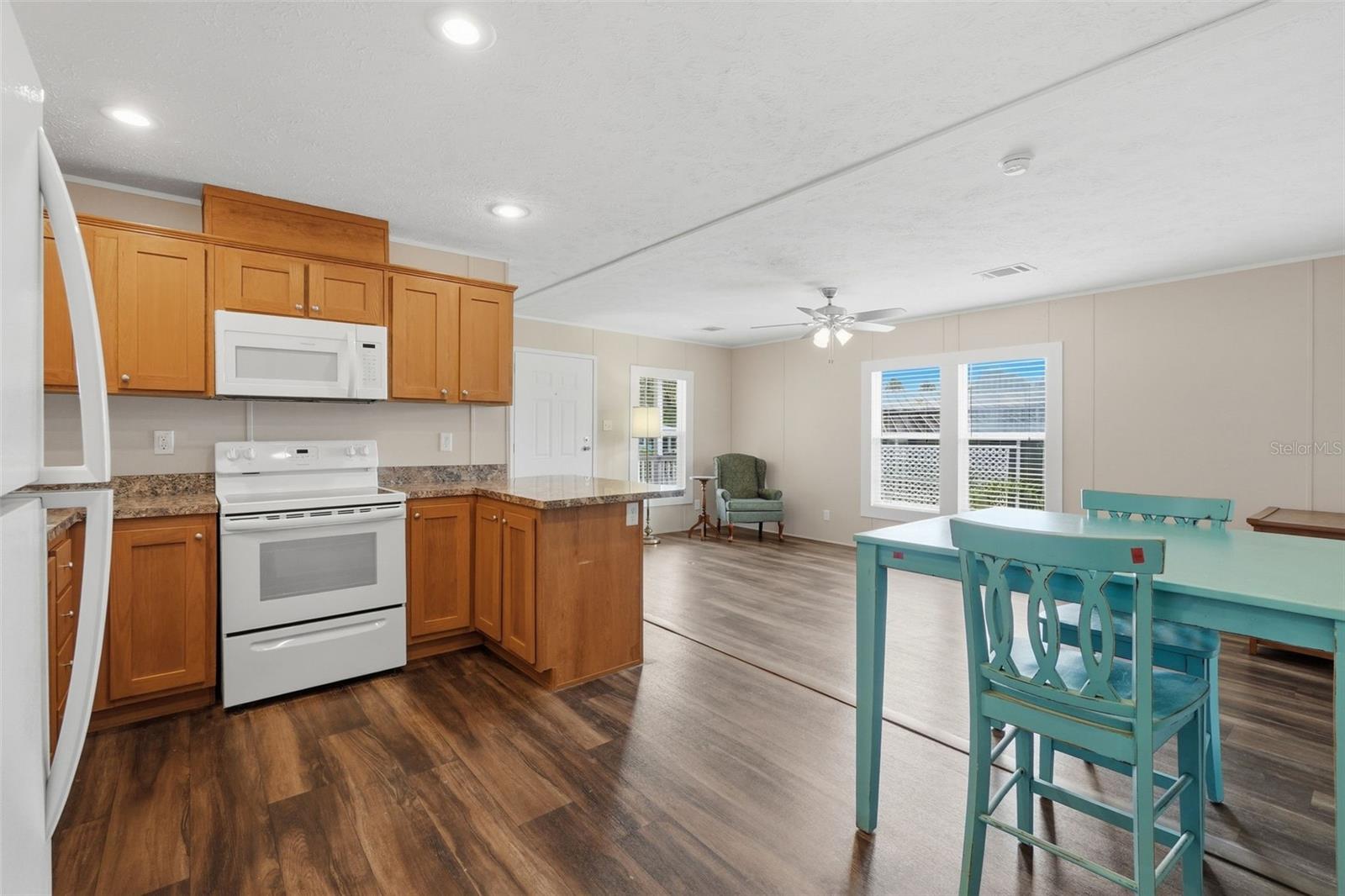 4340 Cypress Way Property Photo 14