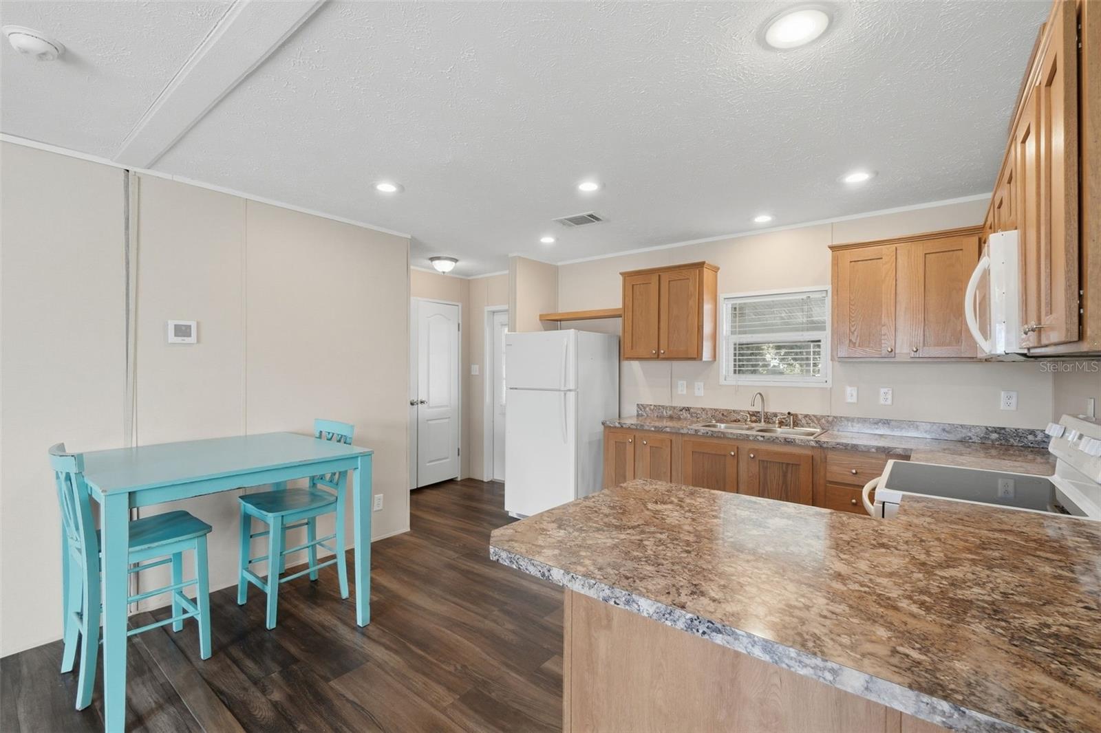 4340 Cypress Way Property Photo 15