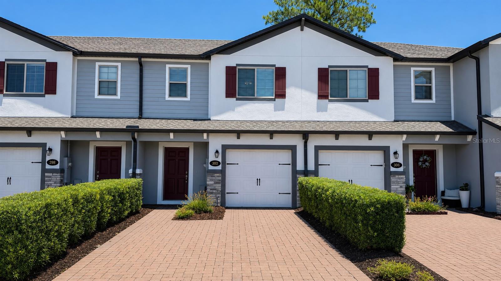 302 CEDAR BARK LN