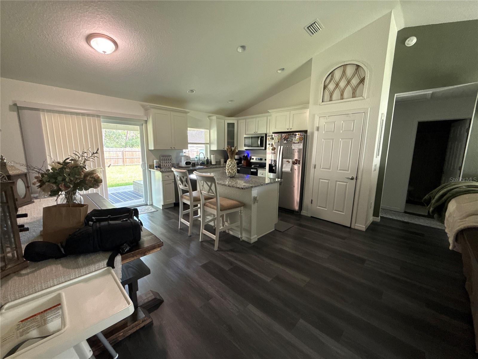 181 Bay Rd Property Photo 3