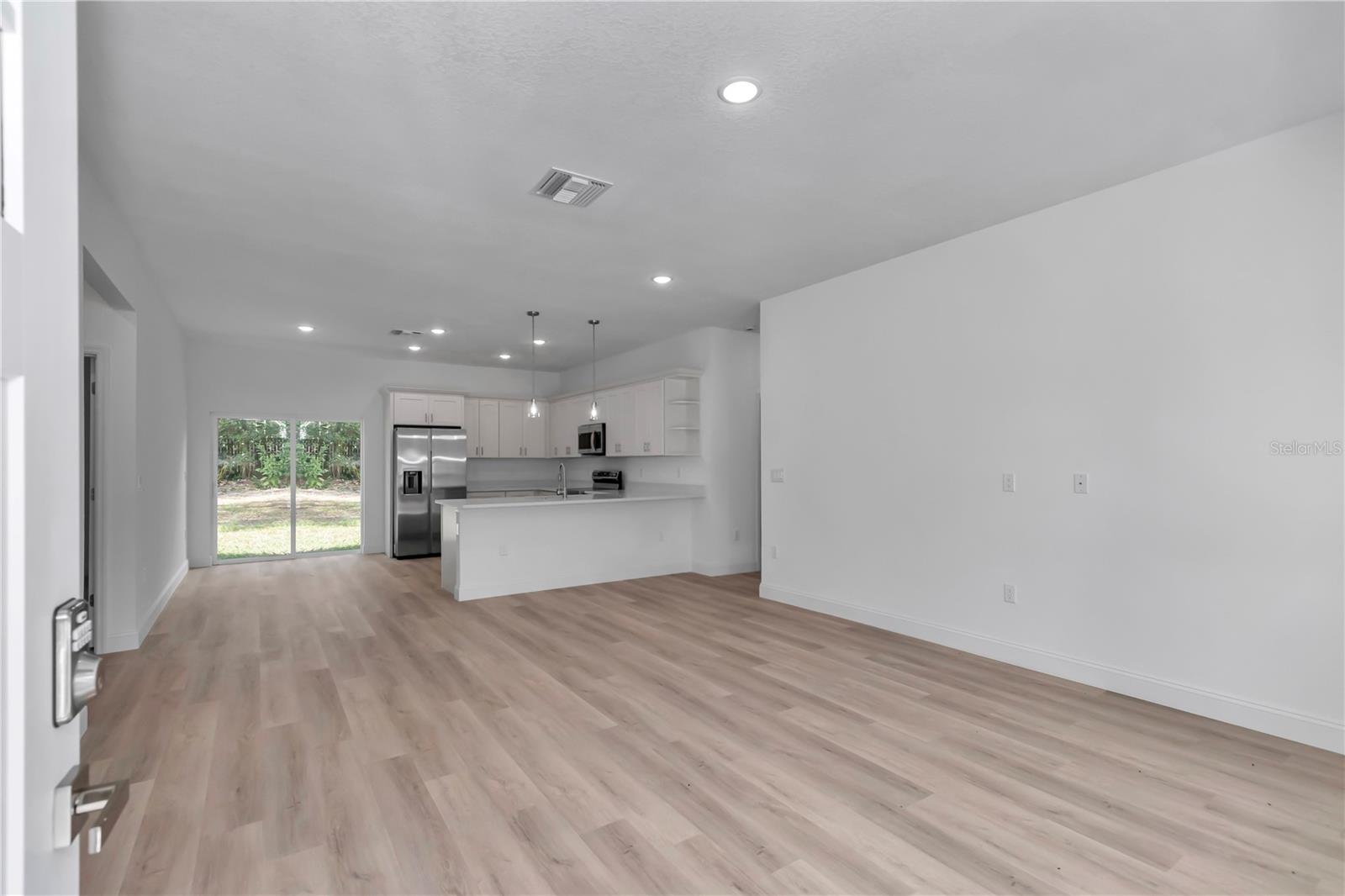 1217 W Fan Dr Property Photo 21
