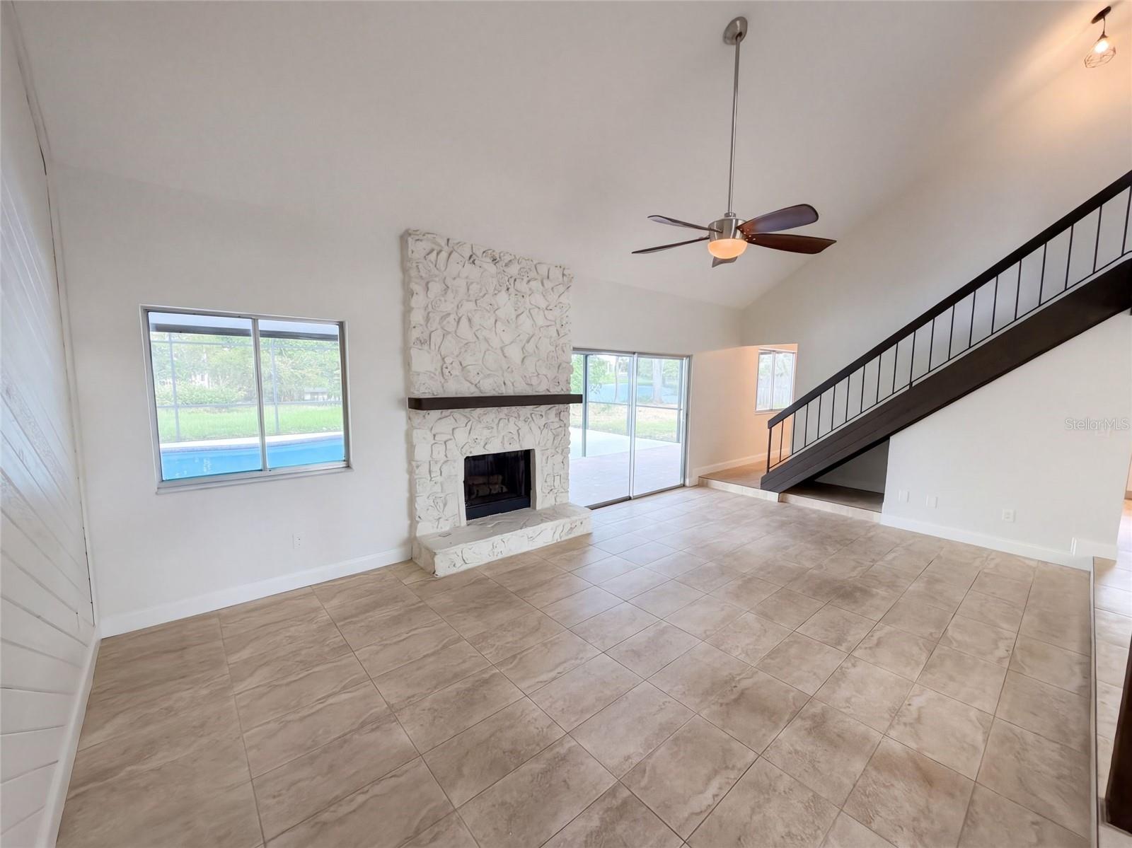 9805 Heaton Ct Property Photo 3