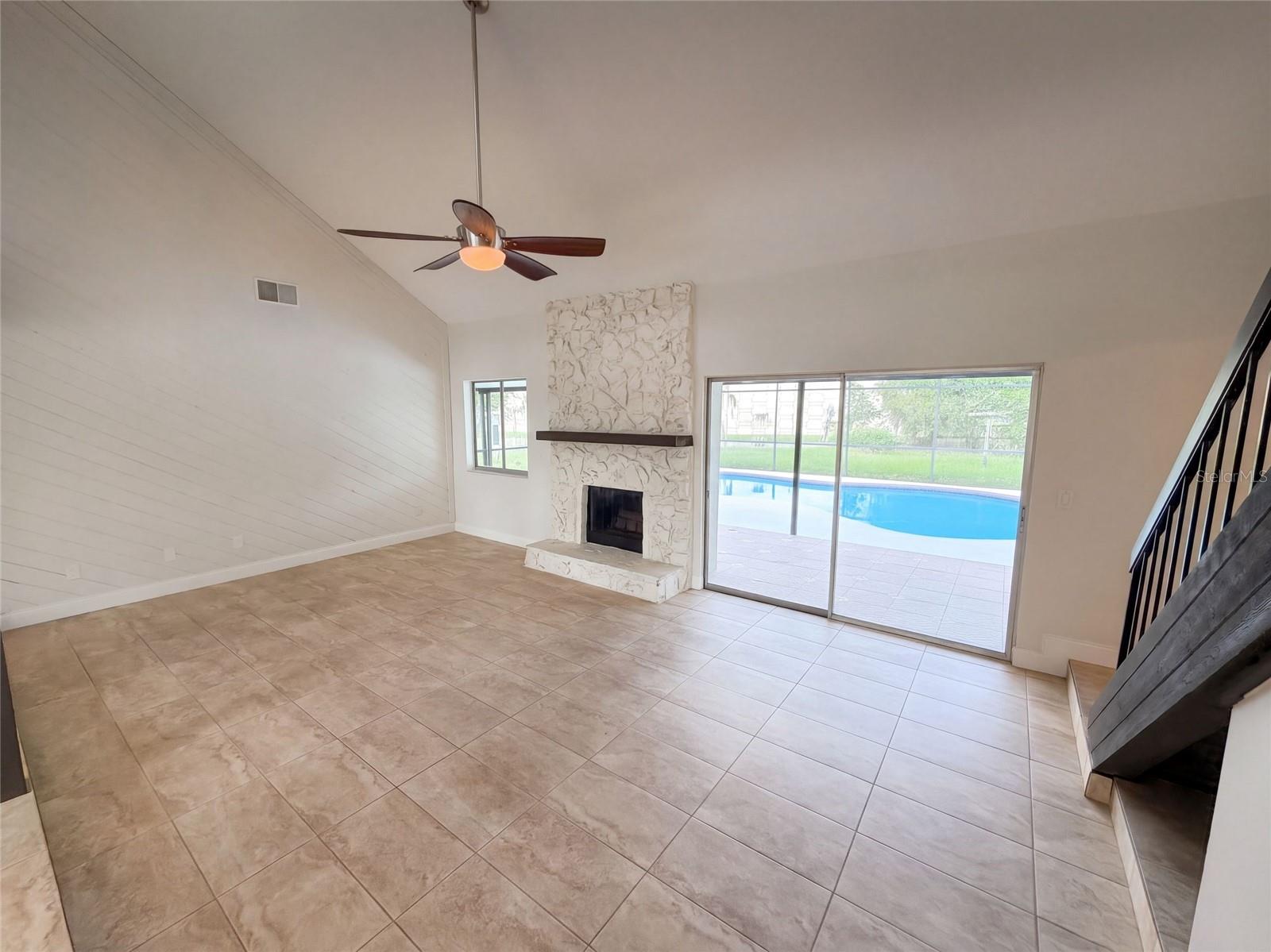 9805 Heaton Ct Property Photo 10