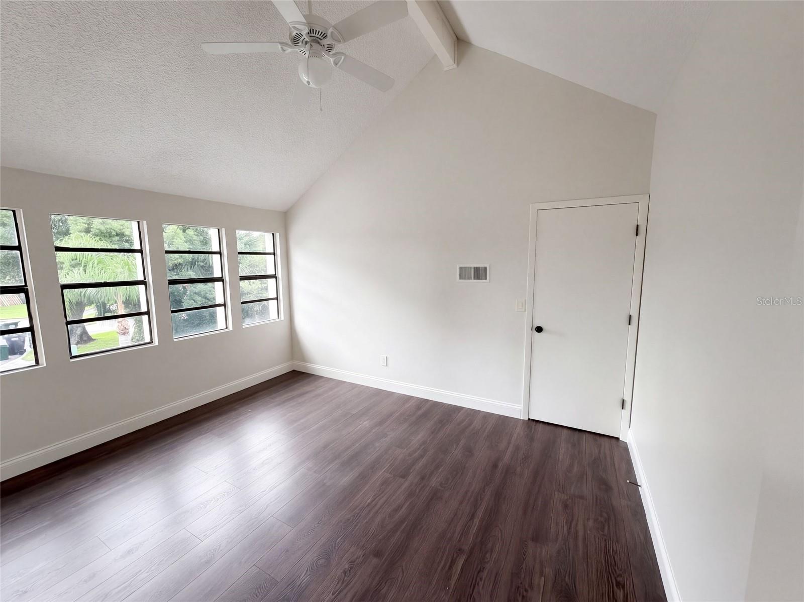 9805 Heaton Ct Property Photo 22