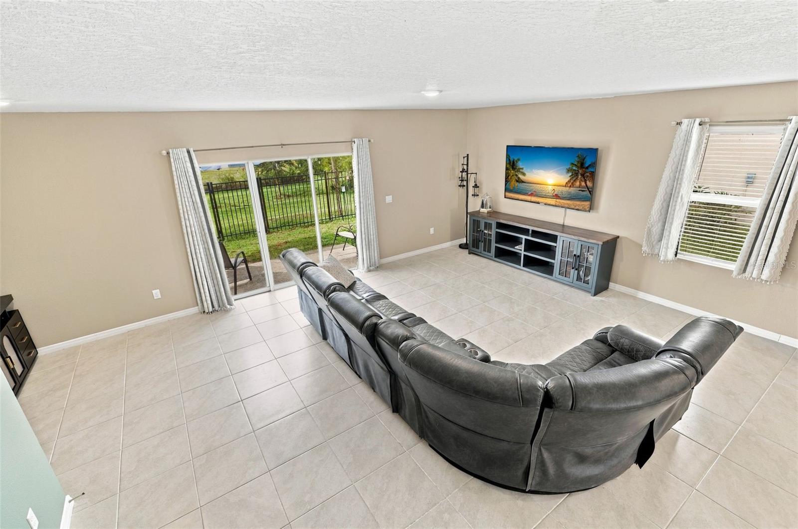 2711 Silver Canoe Dr Property Photo 18