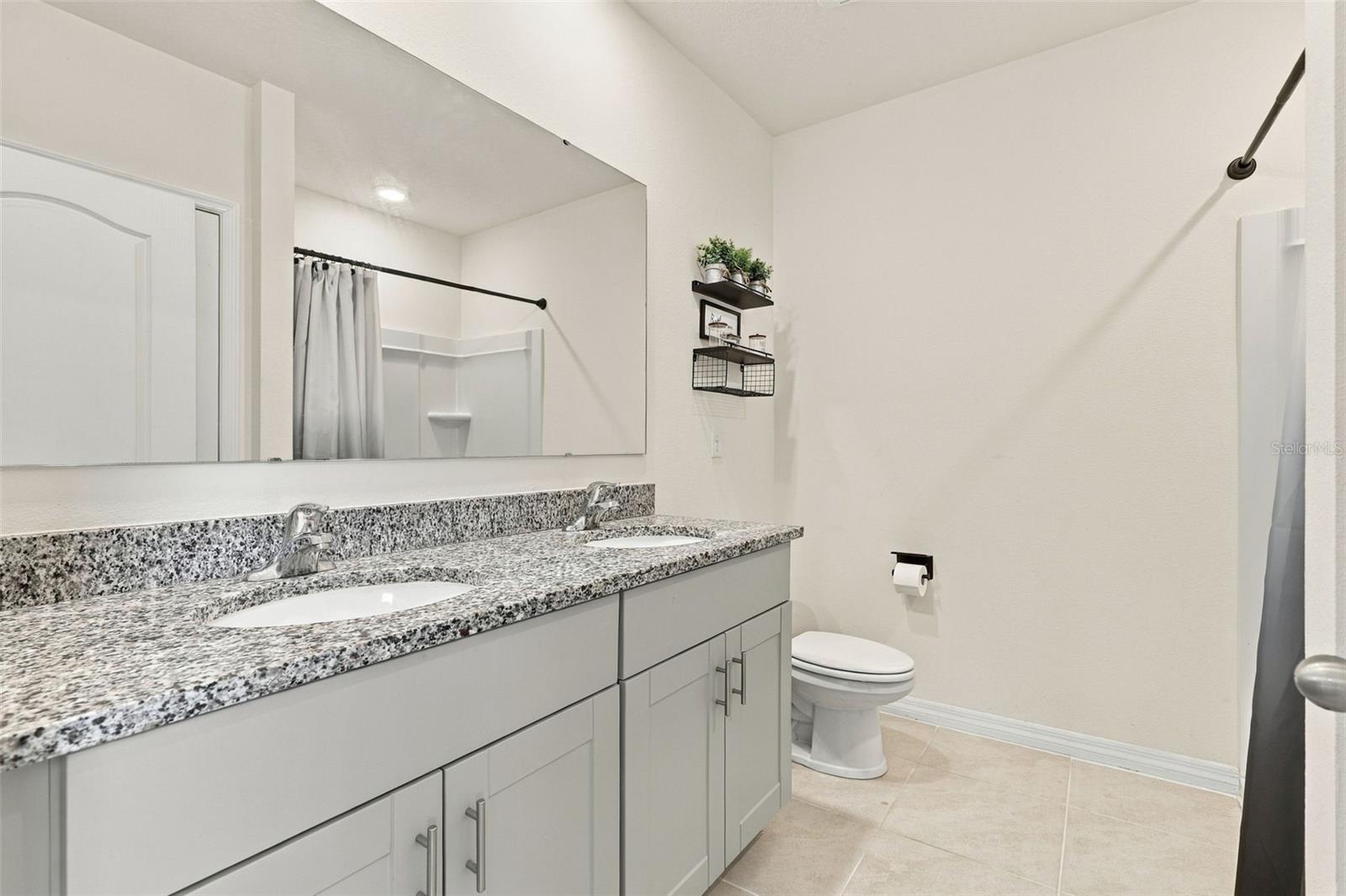 2711 Silver Canoe Dr Property Photo 19