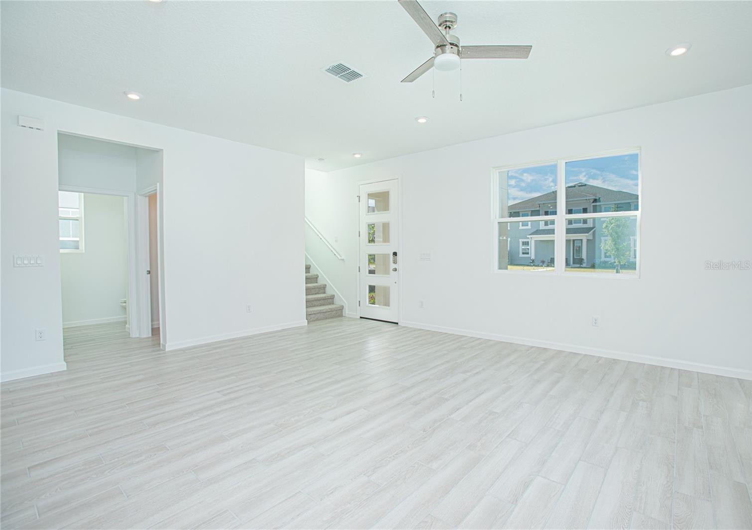 11512 Sunsail Ave Property Photo 4