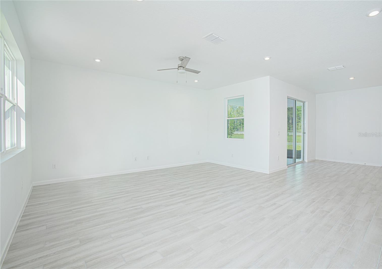 11512 Sunsail Ave Property Photo 6