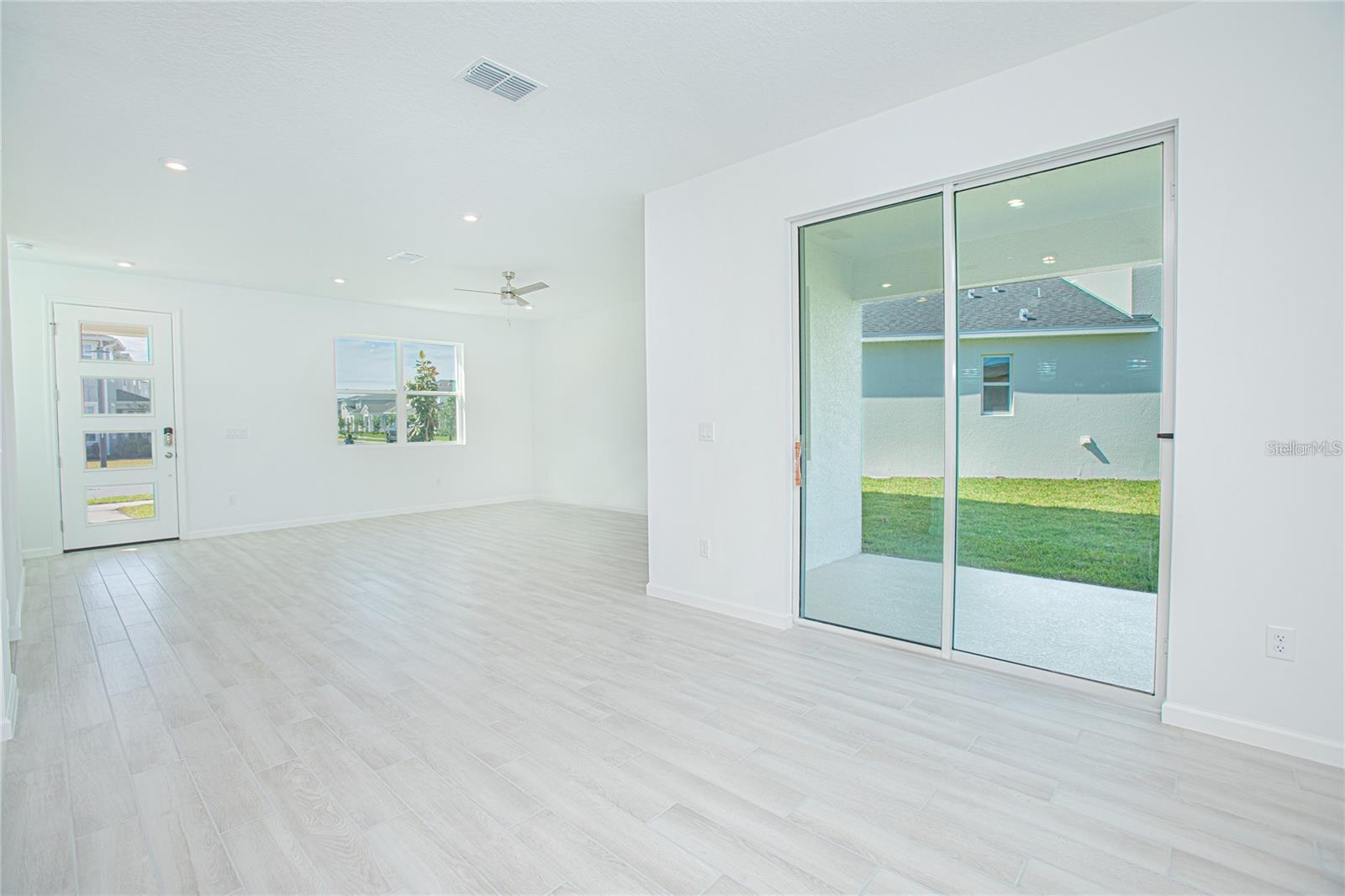 11512 Sunsail Ave Property Photo 7
