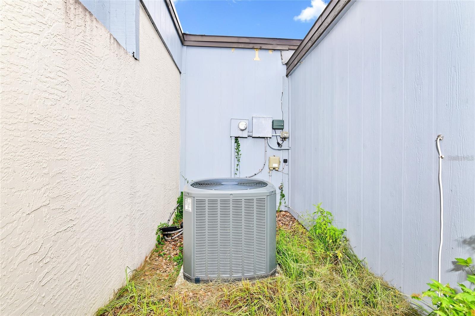 2300 Barbados Dr Property Photo 27