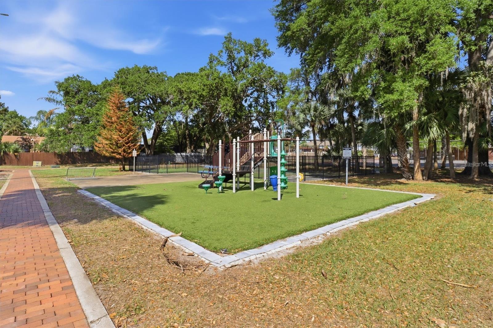 2300 Barbados Dr Property Photo 41