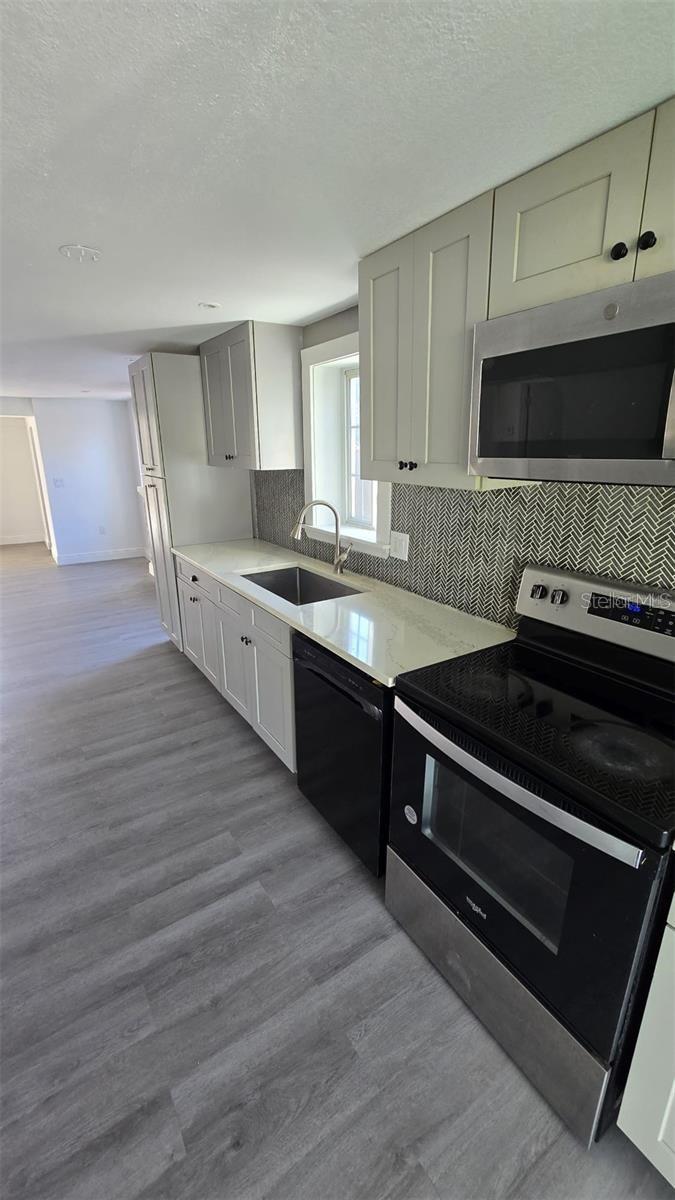 1174 Bryn Mawr Dr Property Photo 5