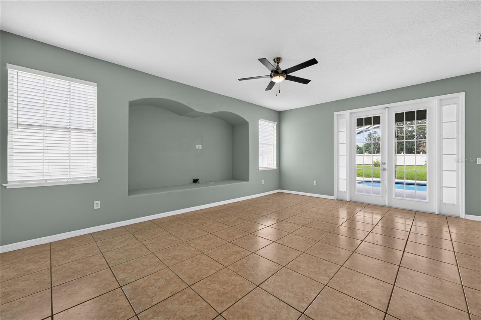 1139 Darnaby Way Property Photo 10