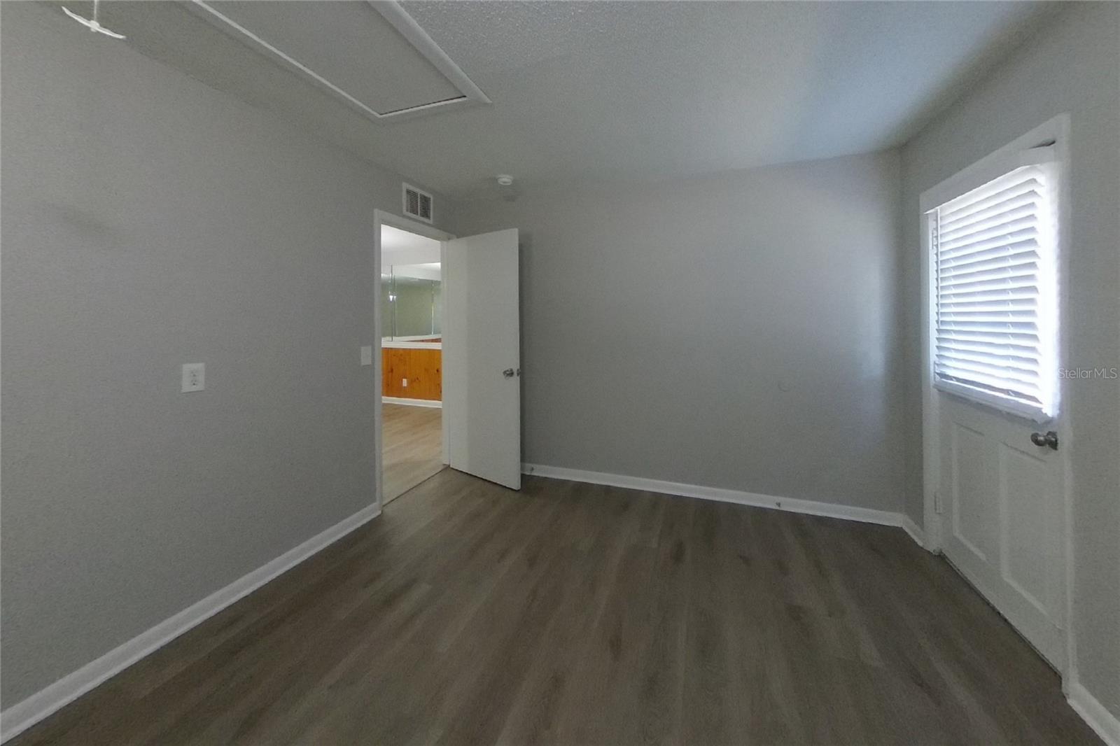 O6444735 Property Photo 11