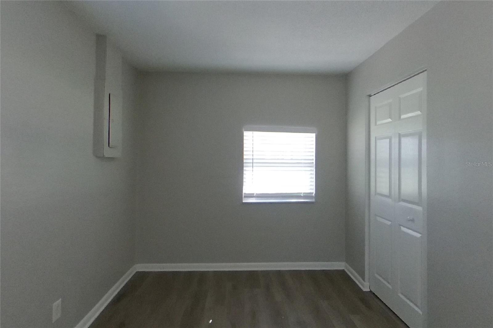 O6444735 Property Photo 12