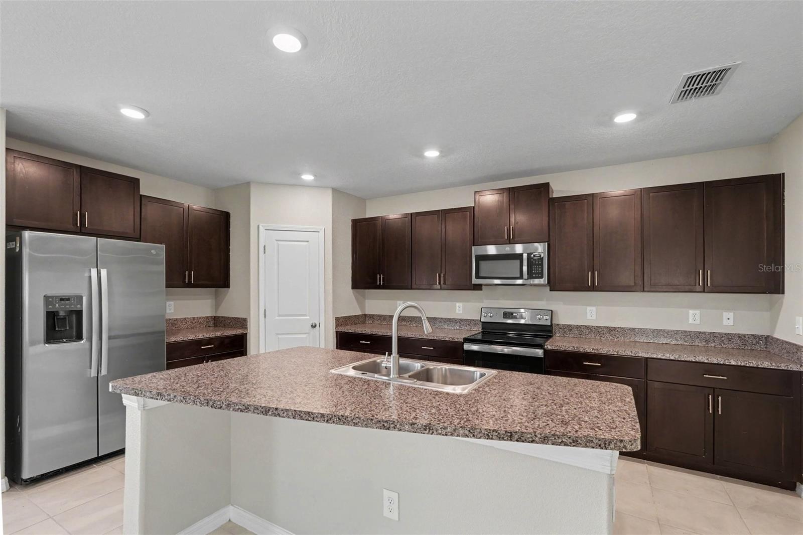 15535 Miller Creek Dr Property Photo 7