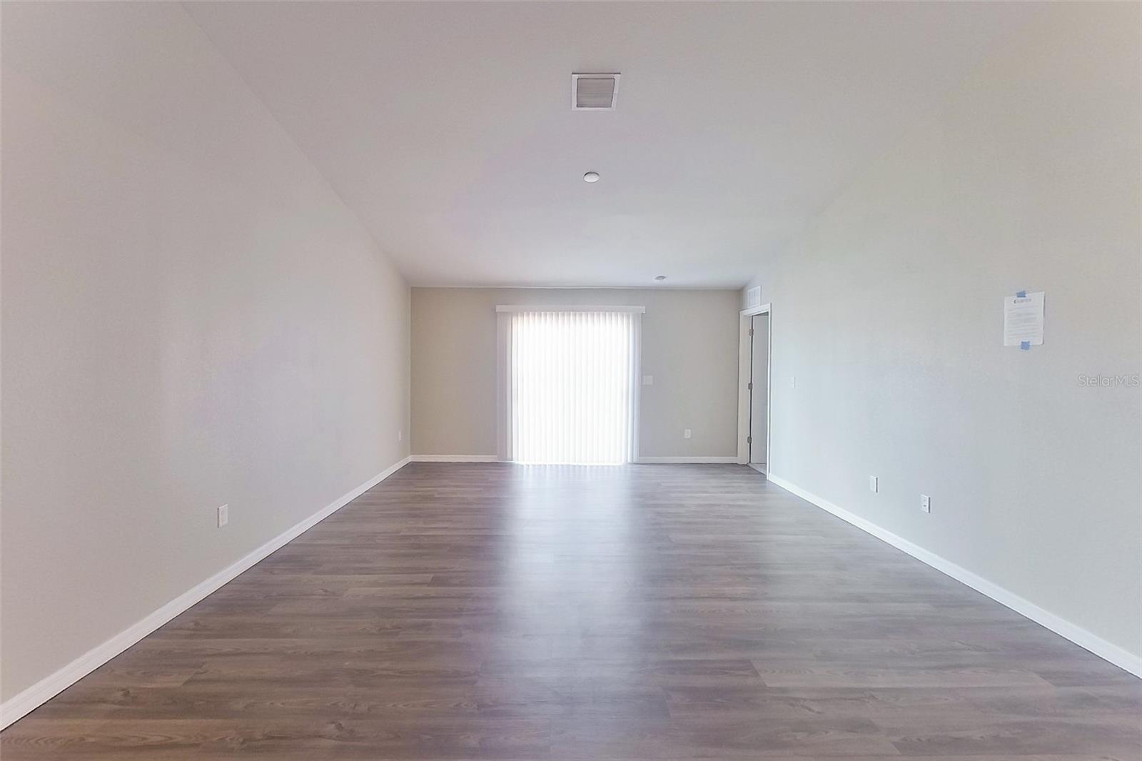 18312 Gibraltar Ln Property Photo 9