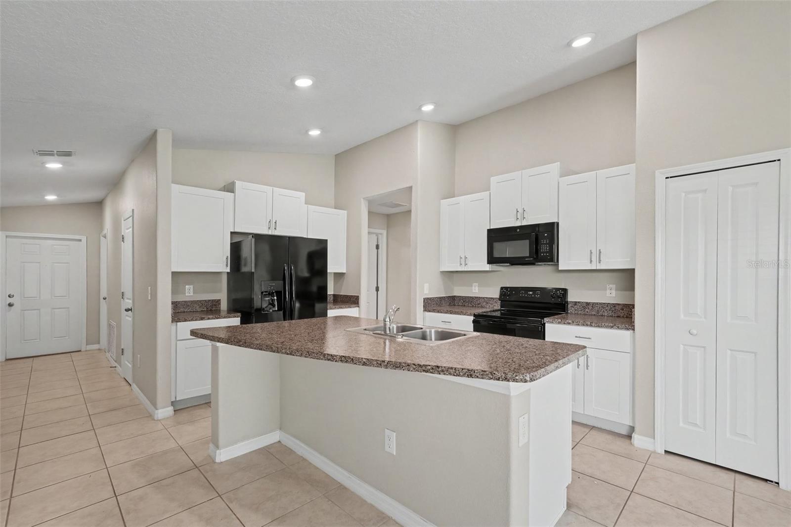 7109 King Creek Dr Property Photo 4