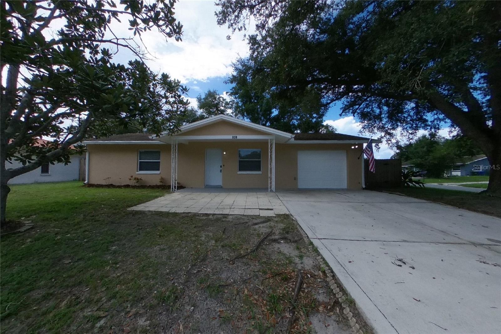 O6444761 Property Photo 1