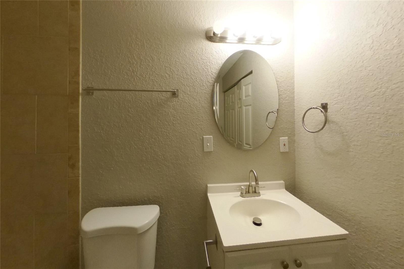 O6444761 Property Photo 8
