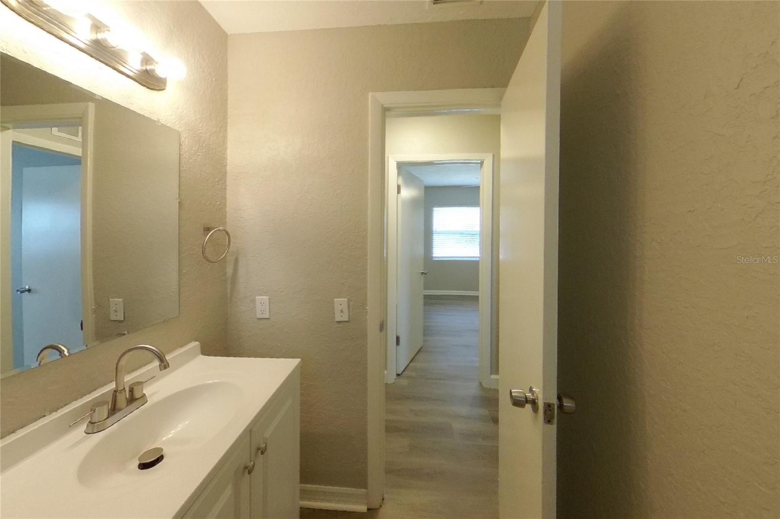 O6444761 Property Photo 14