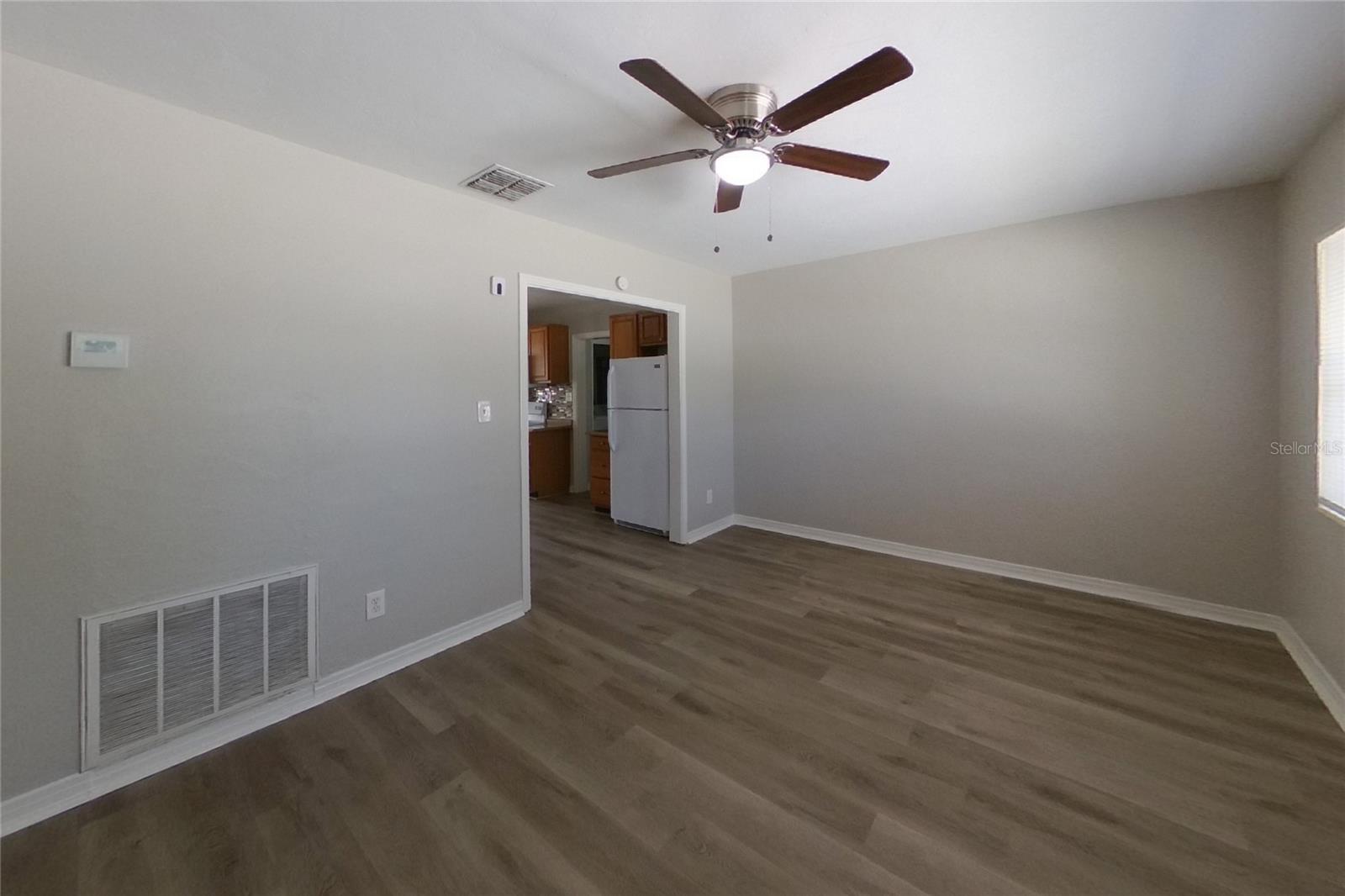 O6444762 Property Photo 3