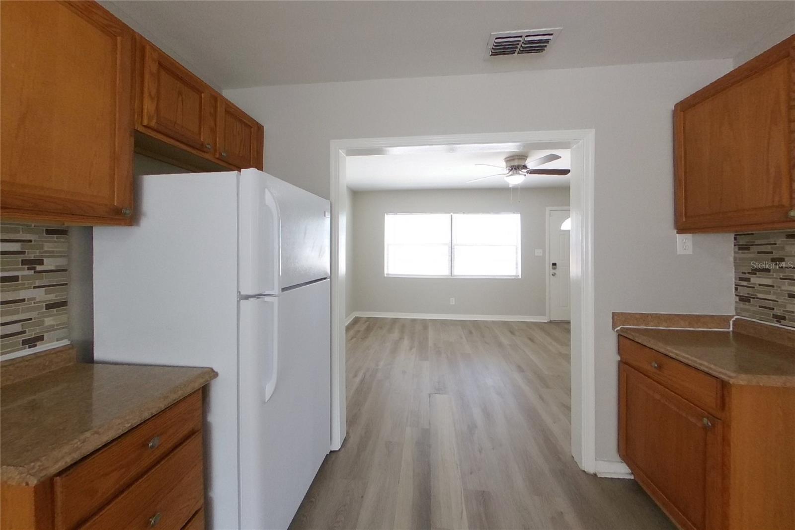 O6444762 Property Photo 5