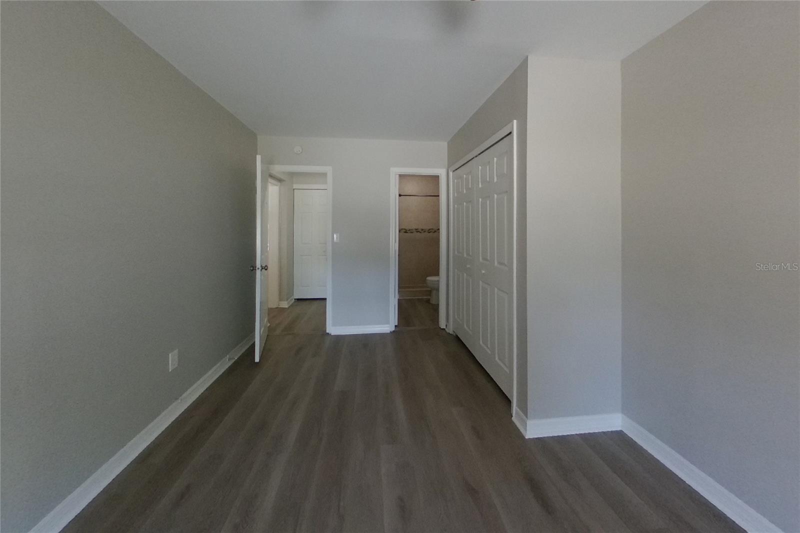O6444762 Property Photo 6