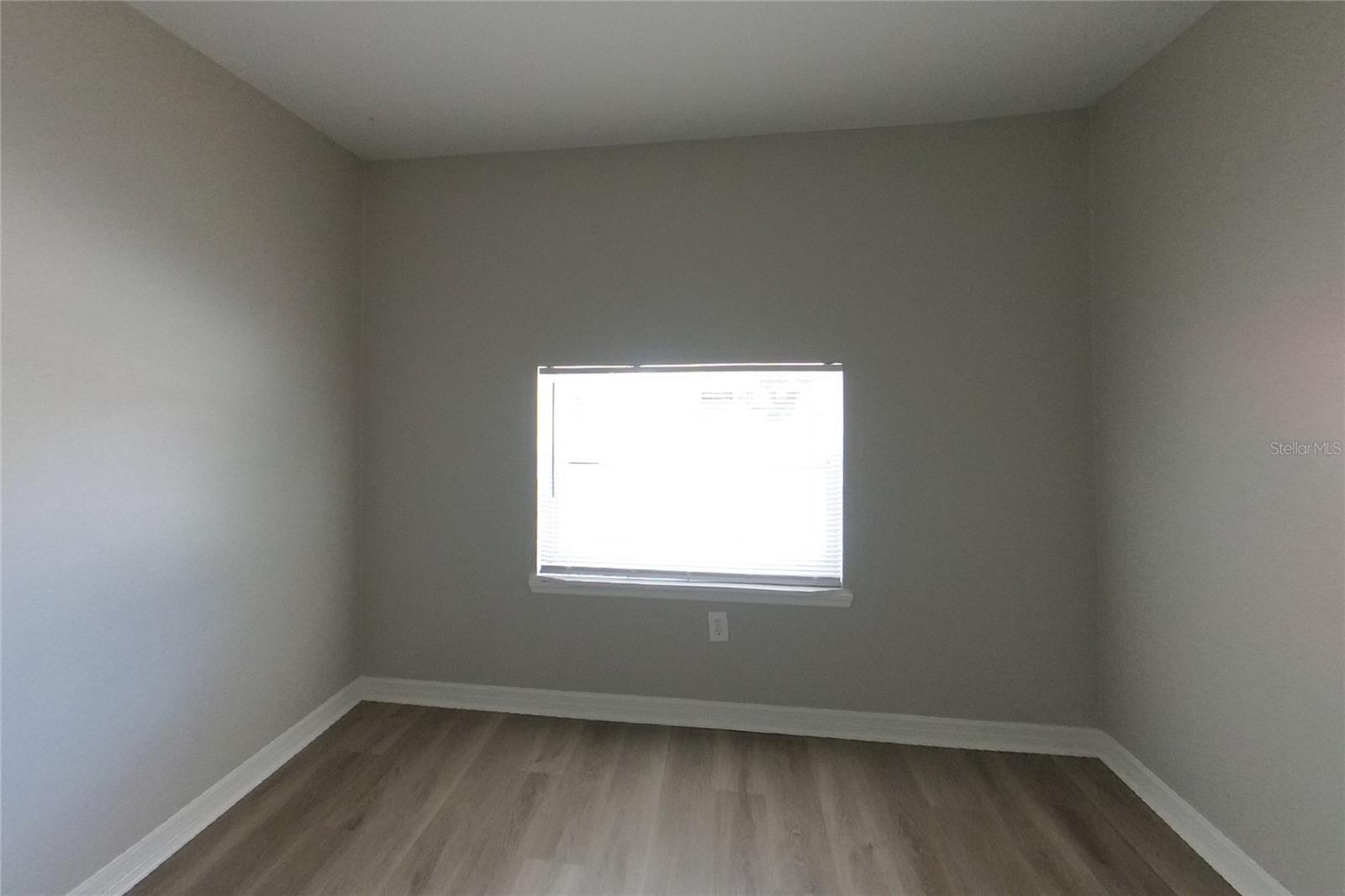 O6444762 Property Photo 7