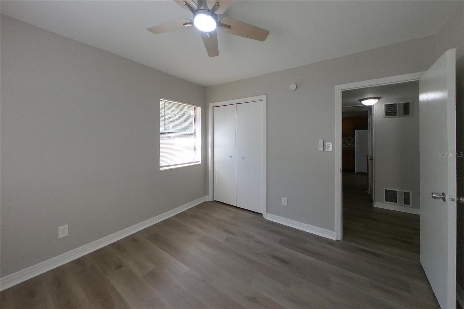 O6444762 Property Photo 12