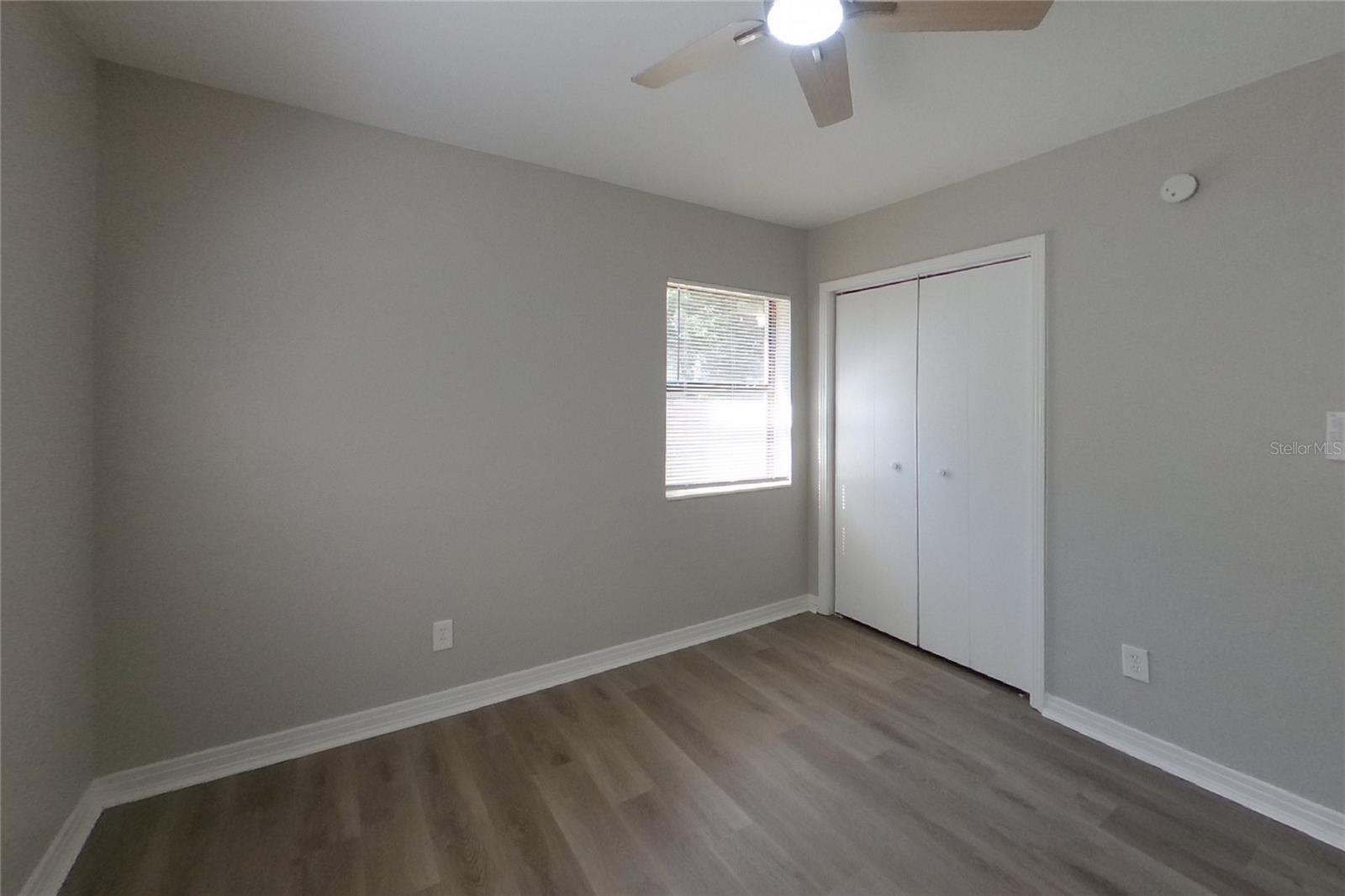 O6444762 Property Photo 13