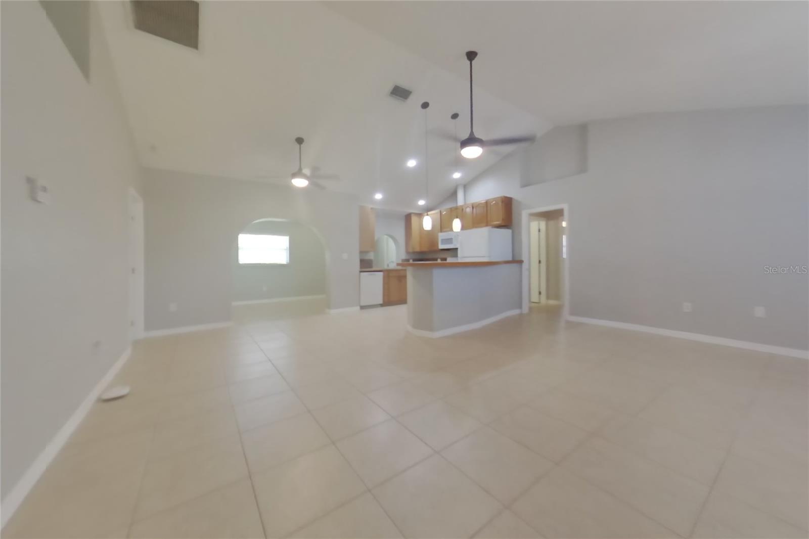 O6444770 Property Photo 2