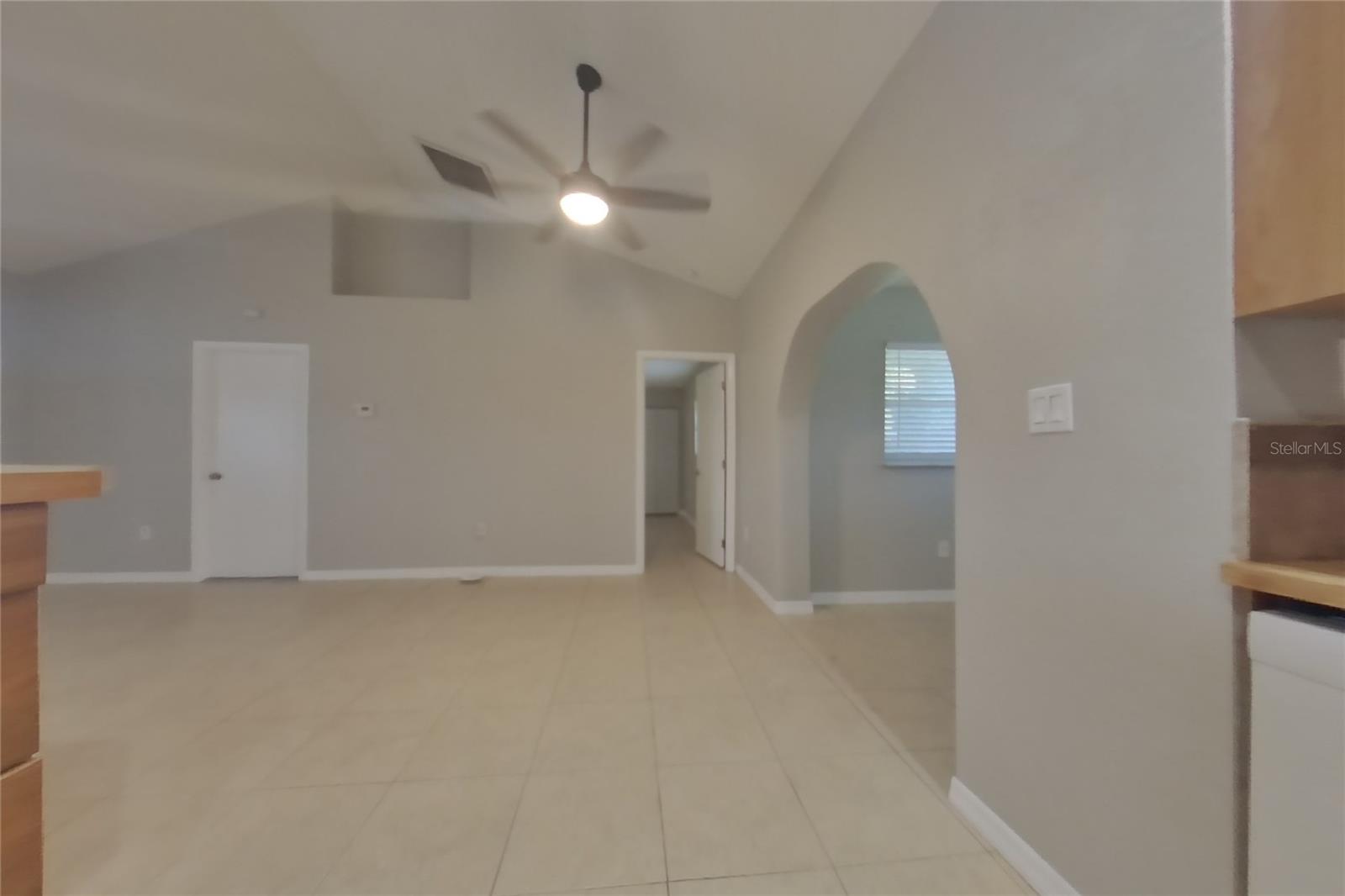 O6444770 Property Photo 5