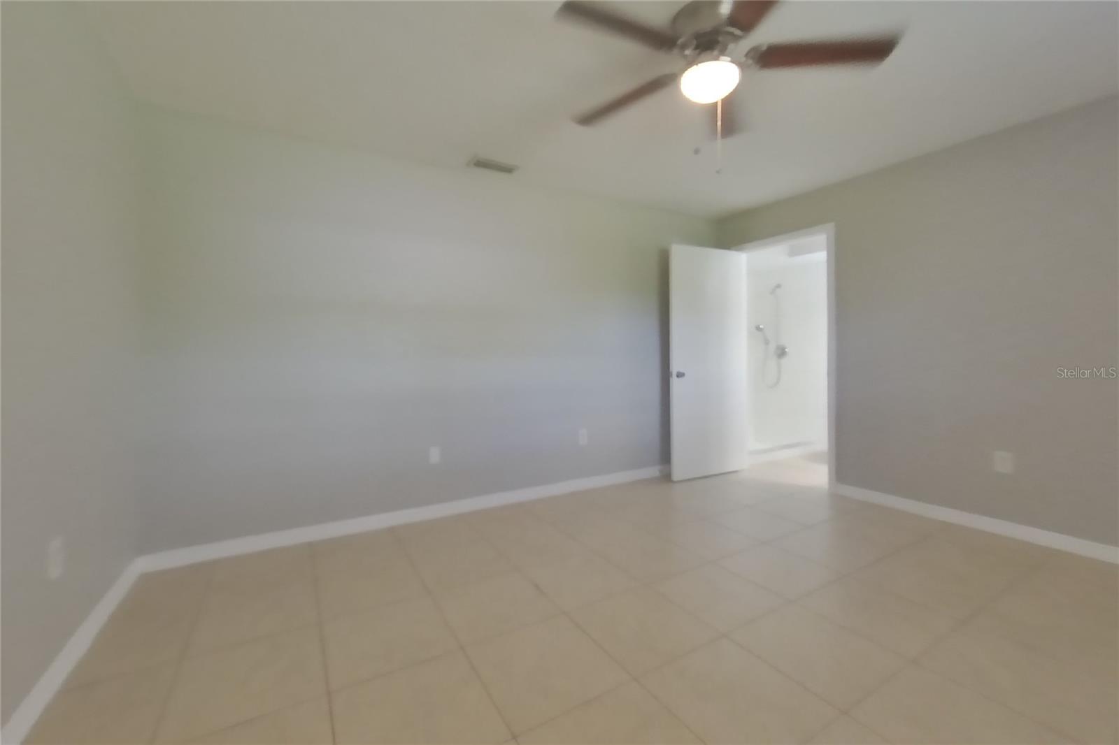 O6444770 Property Photo 7