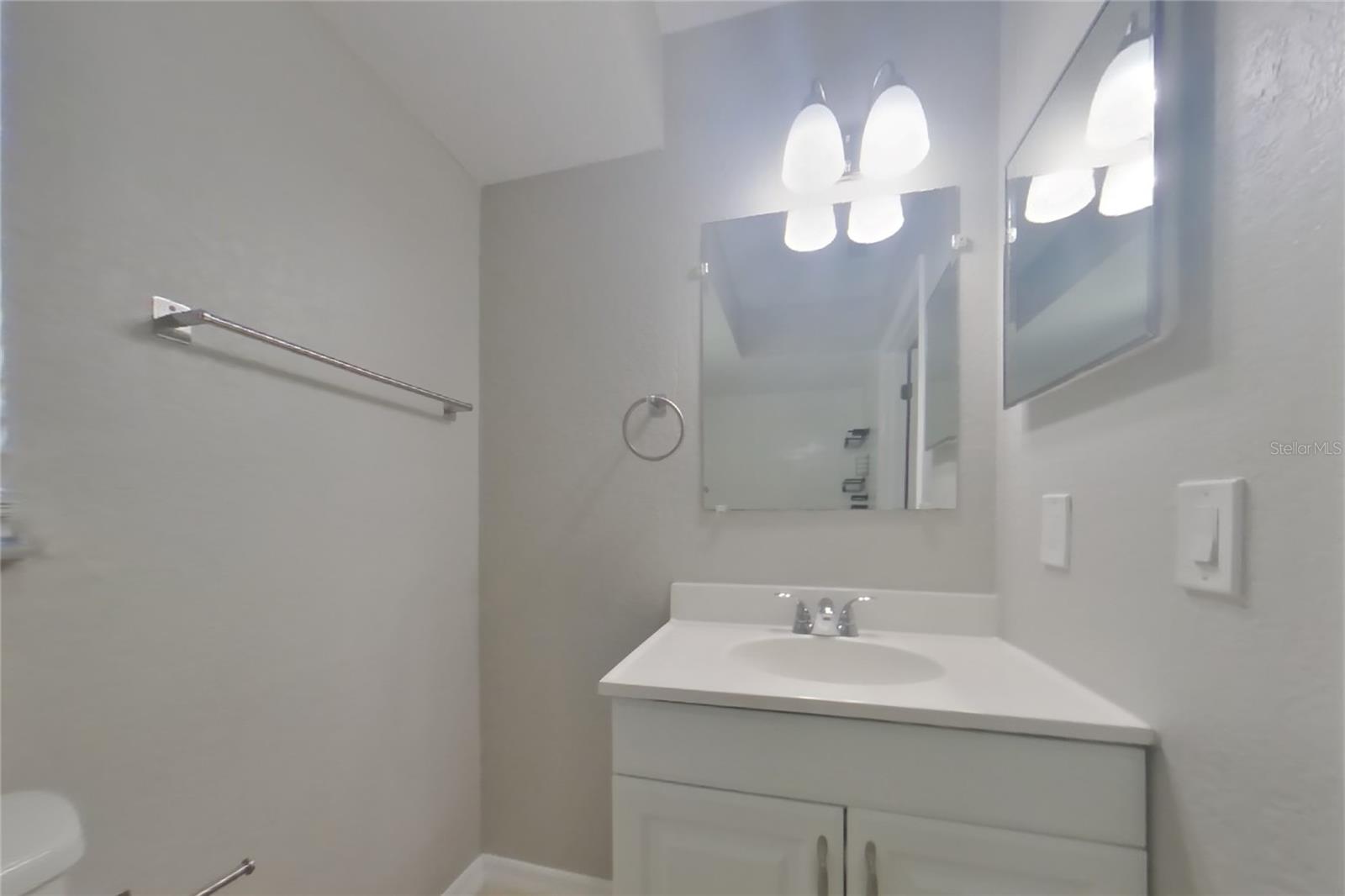 O6444770 Property Photo 9