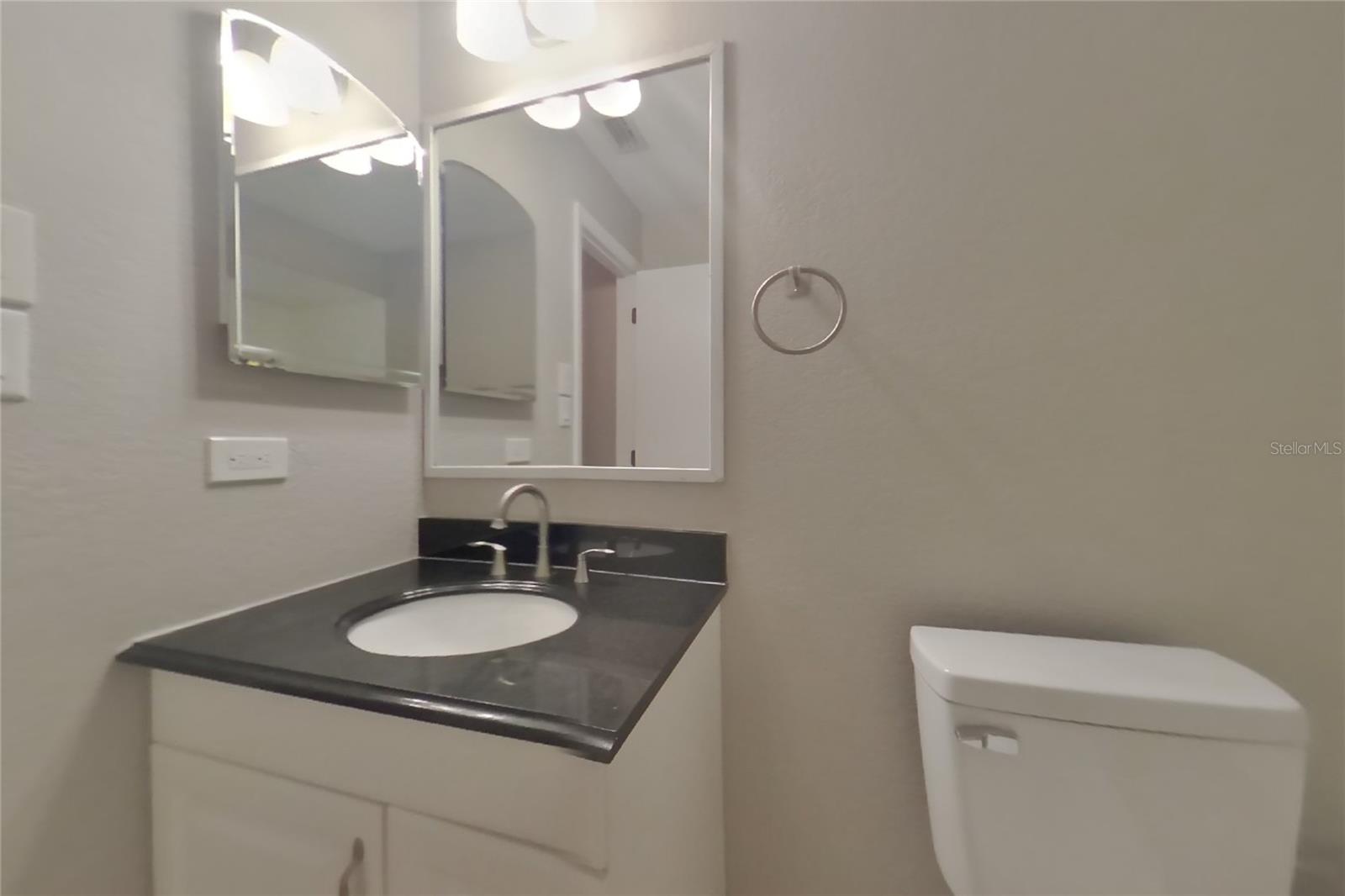 O6444770 Property Photo 13