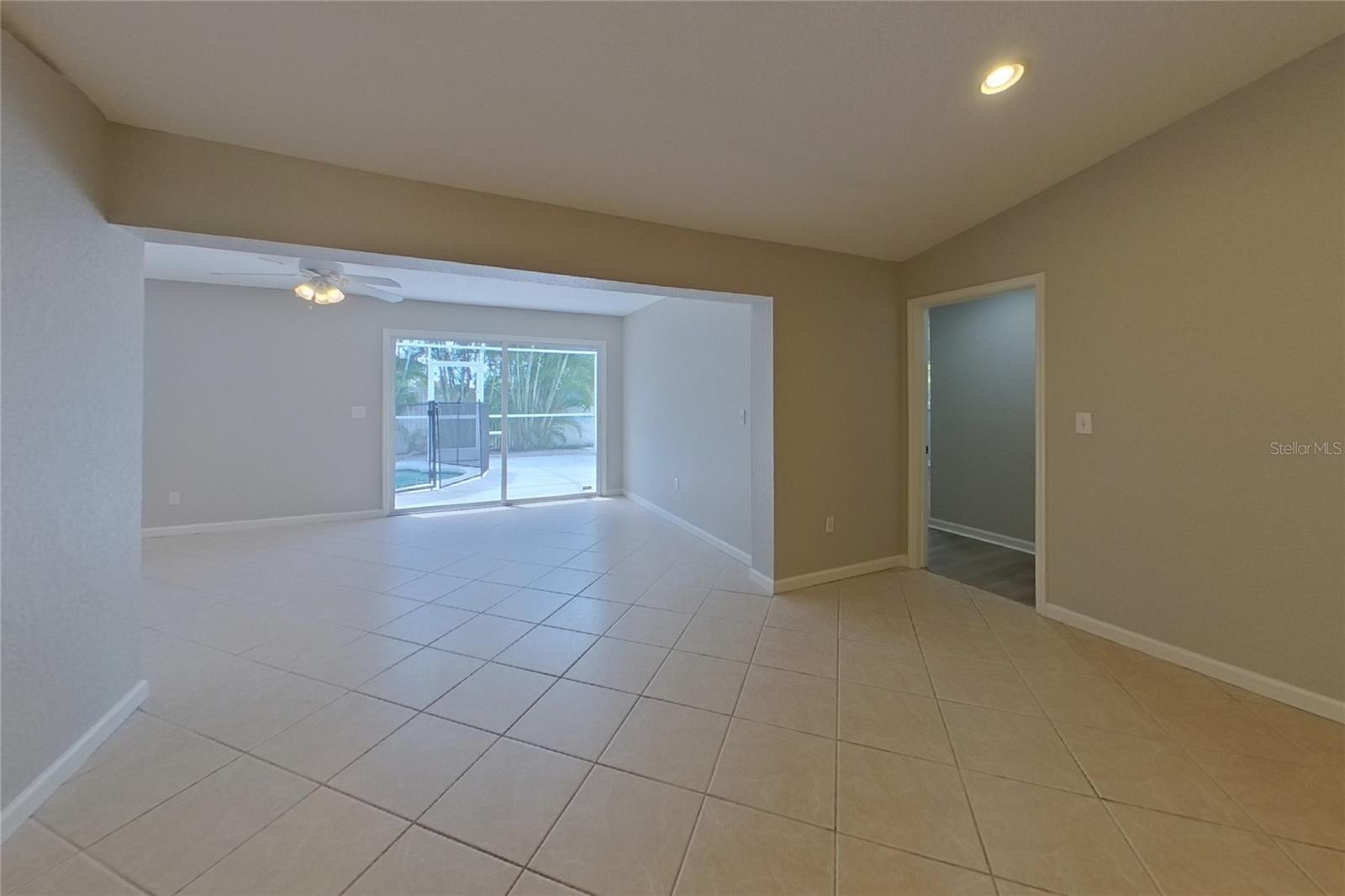 O6444780 Property Photo 3